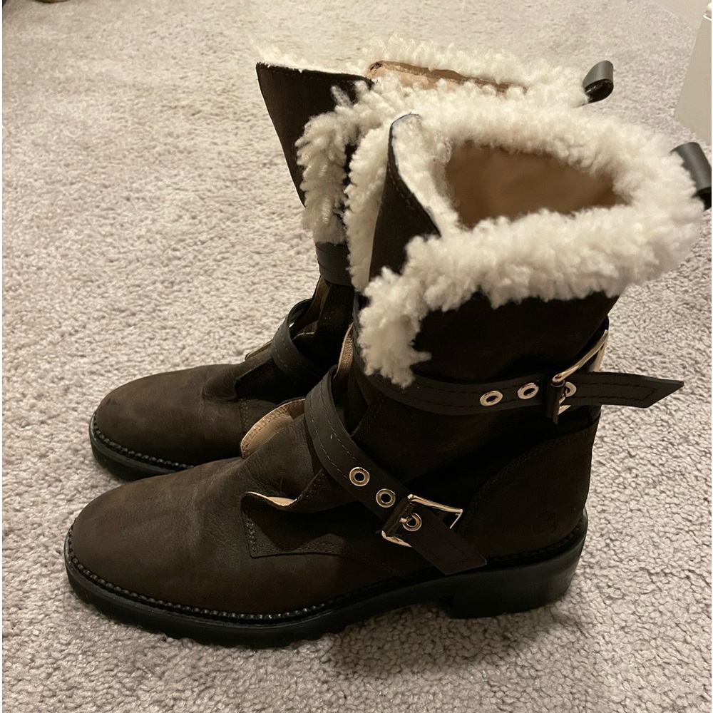 Massimo Dutti Womens brown boots.